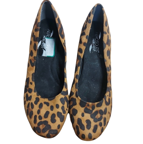 AEROSOLES Shoes - 8 areosoles cheetah heels
